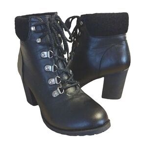 Bamboo Black Vegan Leather Fur Lined Heeled Combat Boots Size 9